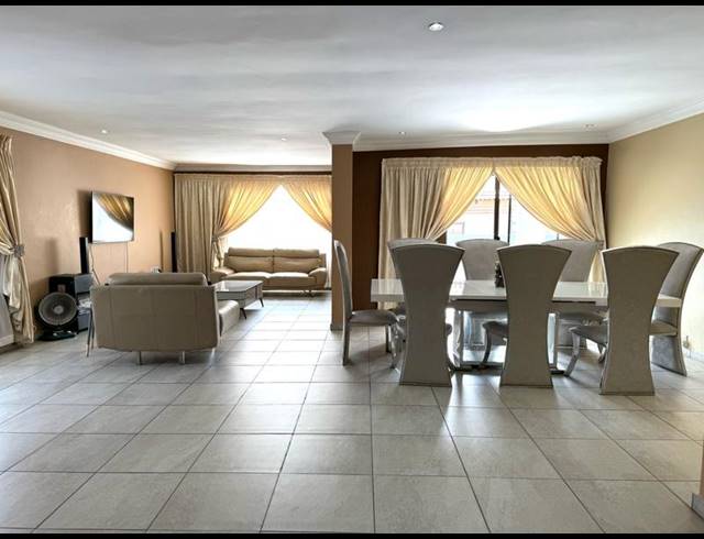 5 BEDROOM HOUSE FOR SALE IN CHANTELLE